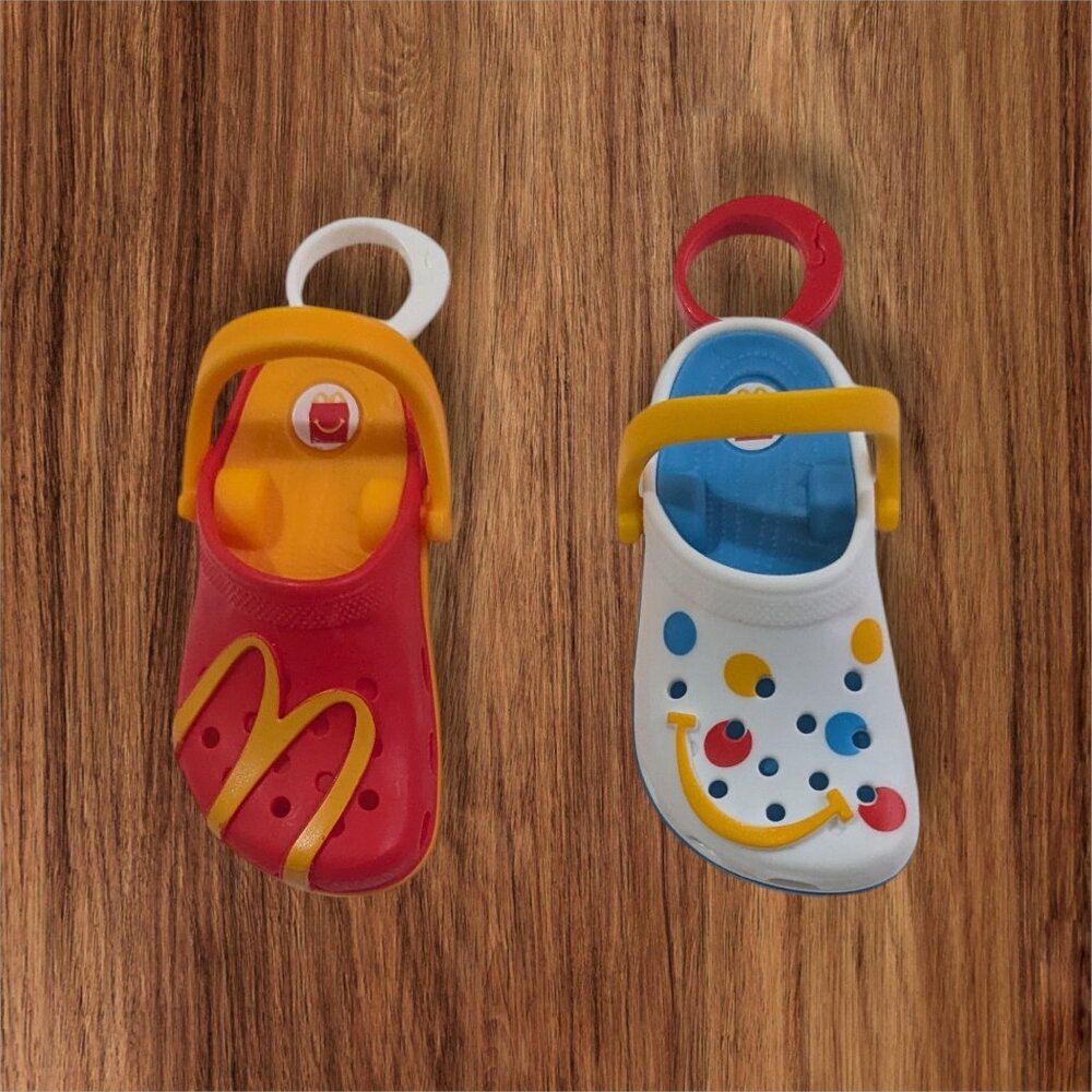 Mini‎ McDonalds Crocs Keychains Red/Yellow & White/Blue Collectibles